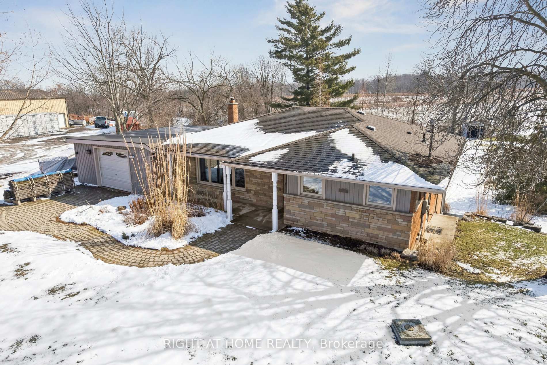 4451 Thirty Road Lincoln Ontario Canada Sale residential William (Bill) Kovacs Right at Home Realty, Brokerage*