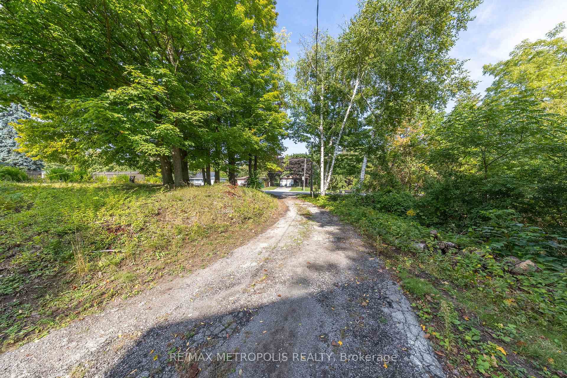 5297 Lawrence Avenue E Toronto Ontario Canada Sale residential   RE/MAX Metropolis Realty Brokerage*