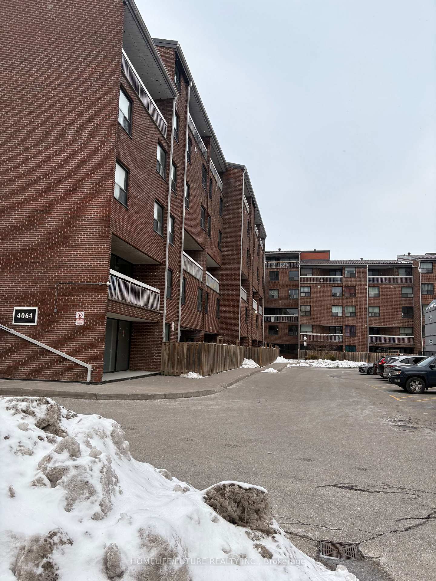 210 - 4064 Lawrence Avenue E Toronto Ontario Canada Rent residential Logan Kumaresh HomeLife/Future Realty Inc., Brokerage*