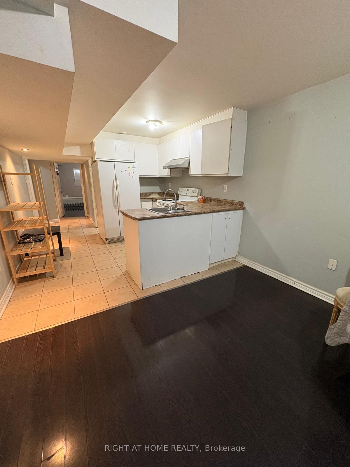 BSMT - 5292 Longhouse Crescent Mississauga Ontario Canada Rent residential Right at Home Realty, Brokerage