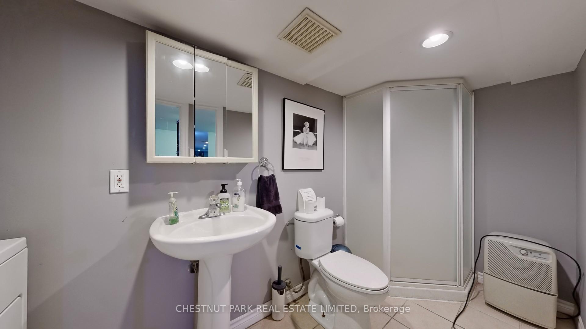 3 Bedroom Single Family Home/House's Image 33