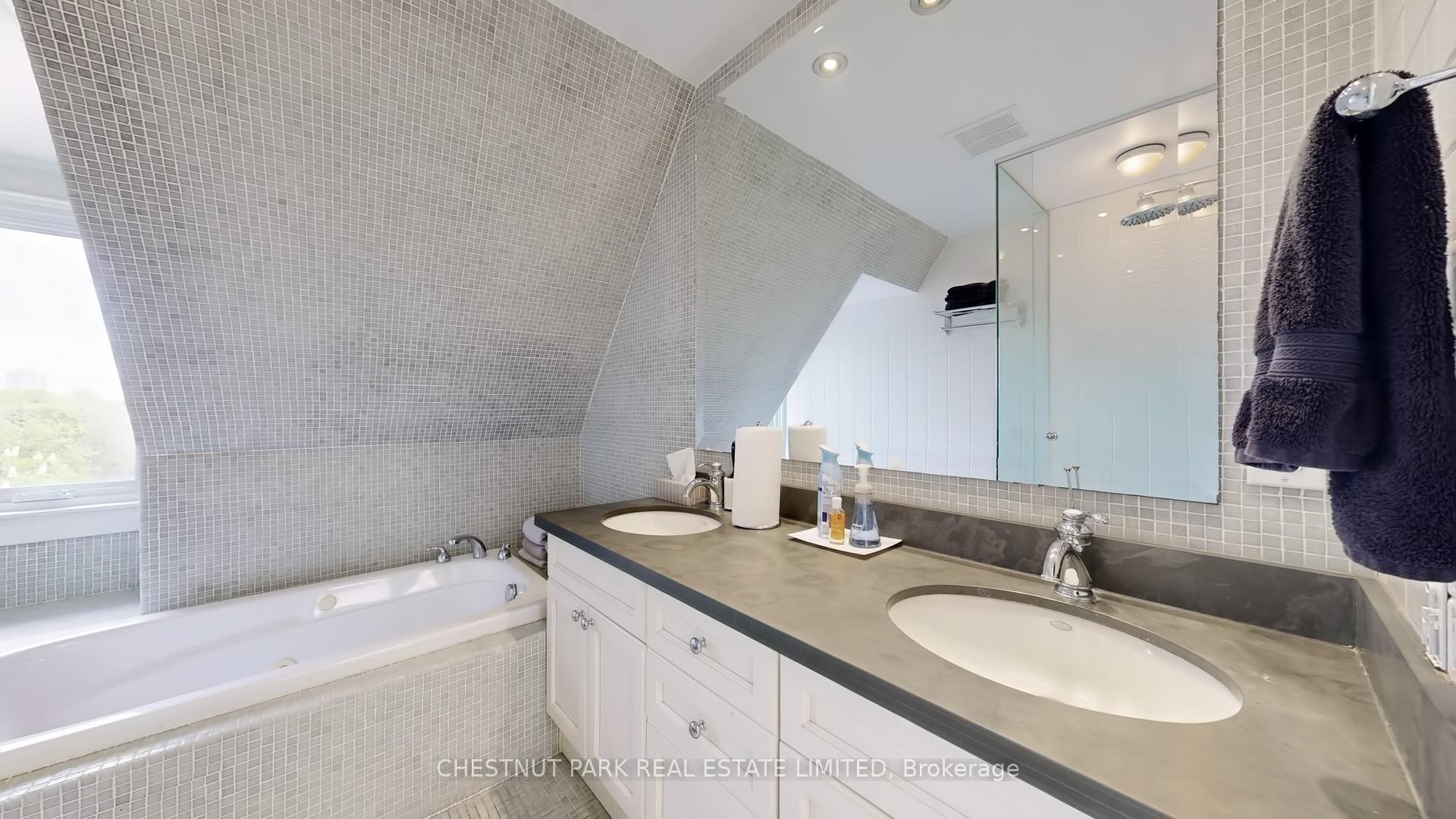 3 Bedroom Single Family Home/House's Image 27