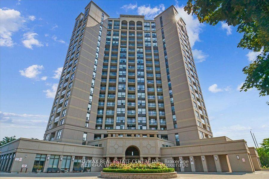 TH#111 - 220 Forum Drive Mississauga Ontario Canada Sale residential Elena Vankevich Brokerage Information: Not available, please contact website owner