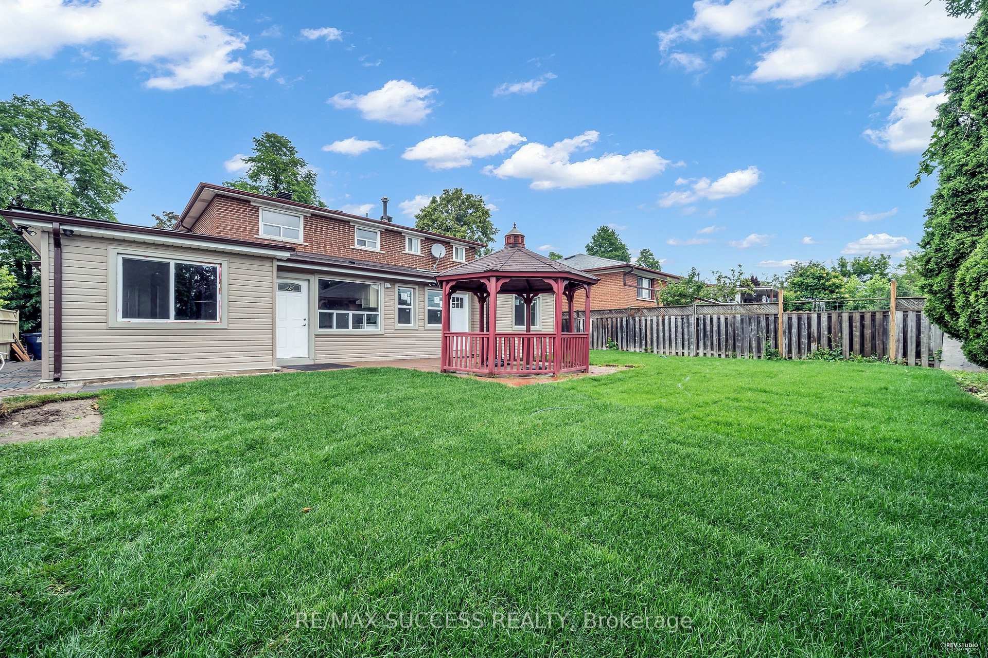 03 - 15 Killamarsh Drive Toronto Ontario Canada Rent residential Diamond Omari RE/MAX Success Realty, Brokerage*