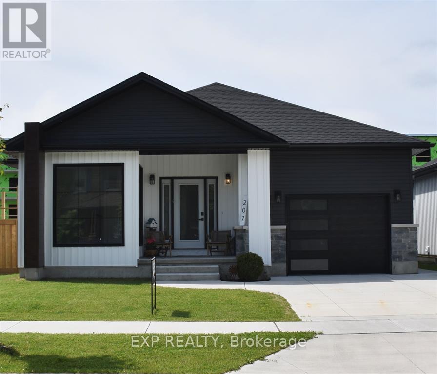 207 Essex Street Sarnia Ontario Canada Sale residential Linda Miller RE/MAX PRIME PROPERTIES UNIQUE GROUP, BROKERAGE