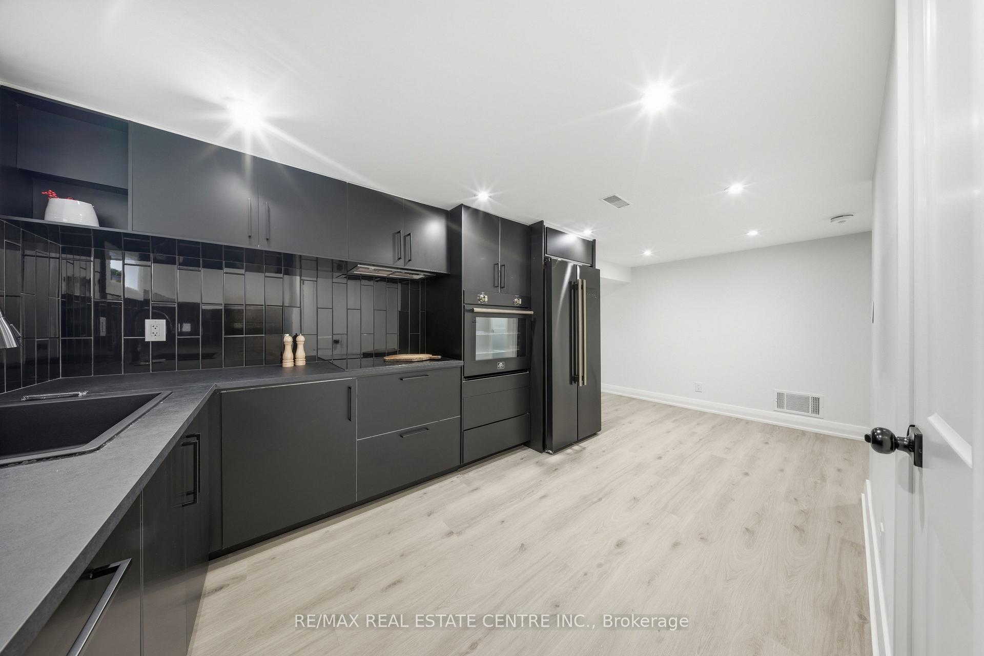 Apt B (lower) - 70 Beaverbrook Avenue Toronto Ontario Canada Rent residential Violetta Konewka RE/MAX Real Estate Centre Inc., Brokerage*