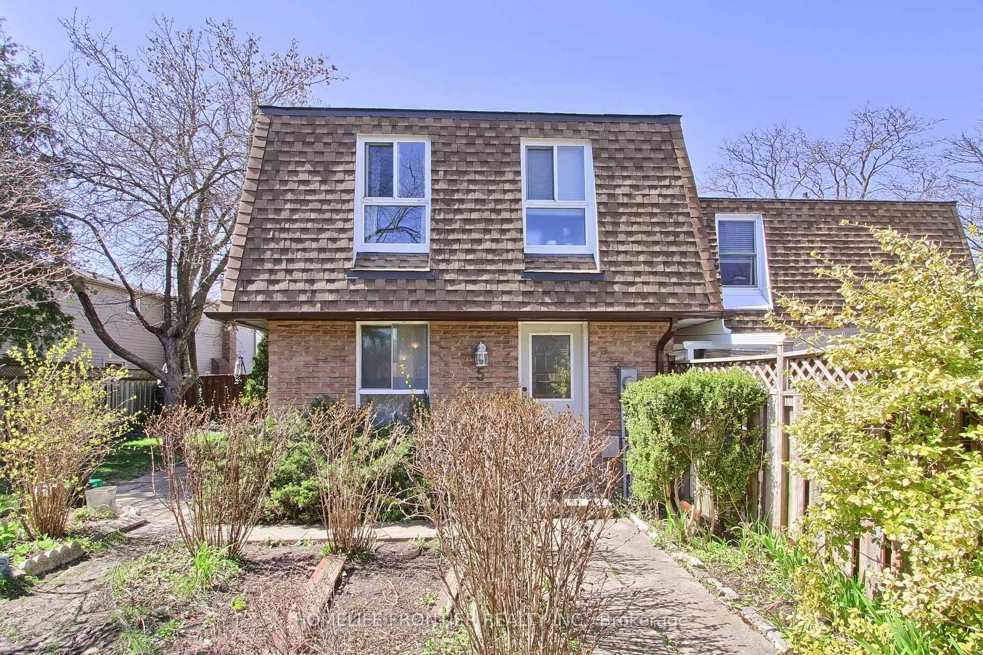 5 Penwick Crescent Richmond Hill Ontario Canada Sale residential FAY TSATSKINA HomeLife Frontier Realty Inc., Brokerage*