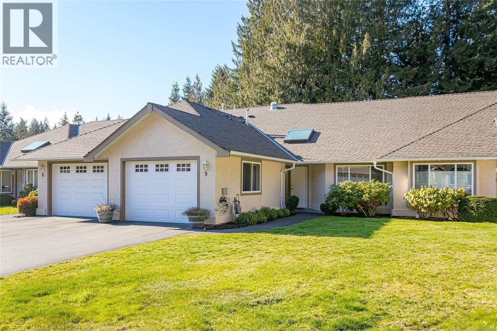 9 850 Arbutus St Qualicum Beach British Columbia Canada Sale residential Lana McCaul Royal LePage Parksville-Qualicum Beach Realty