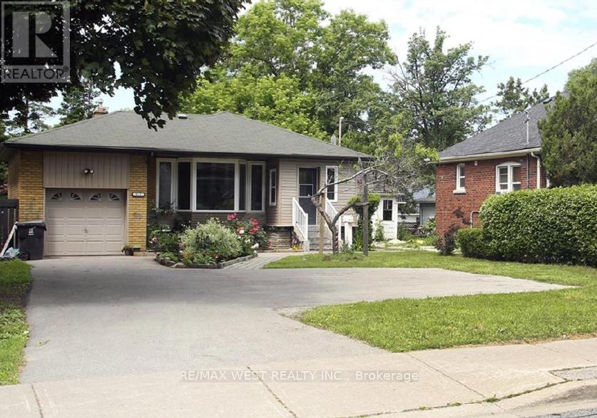 812 Kennedy Road Toronto Ontario Canada Sale residential Helen Nioras RE/MAX West Realty Inc., Brokerage *