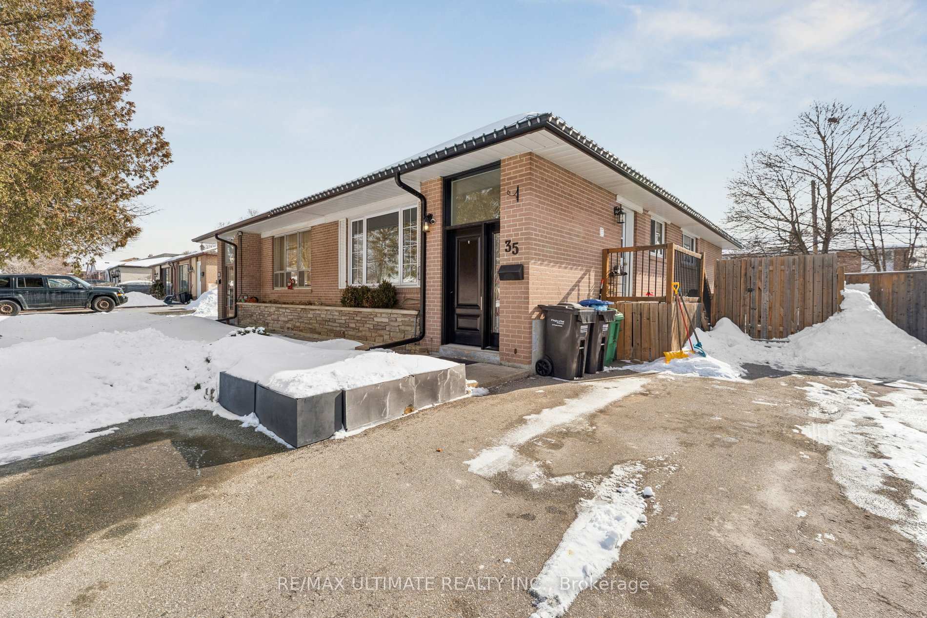 Main - 35 Algonquin Boulevard Brampton Ontario Canada Rent residential Guru Saraf Right at Home Realty, Brokerage*