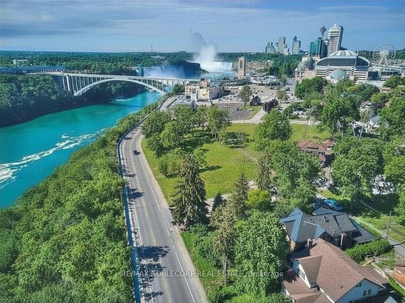 4450 Phillip Street S Niagara Falls Ontario Canada Sale commercial Maria Bifolchi Re/Max Noblecorp Real Estate, Brokerge*