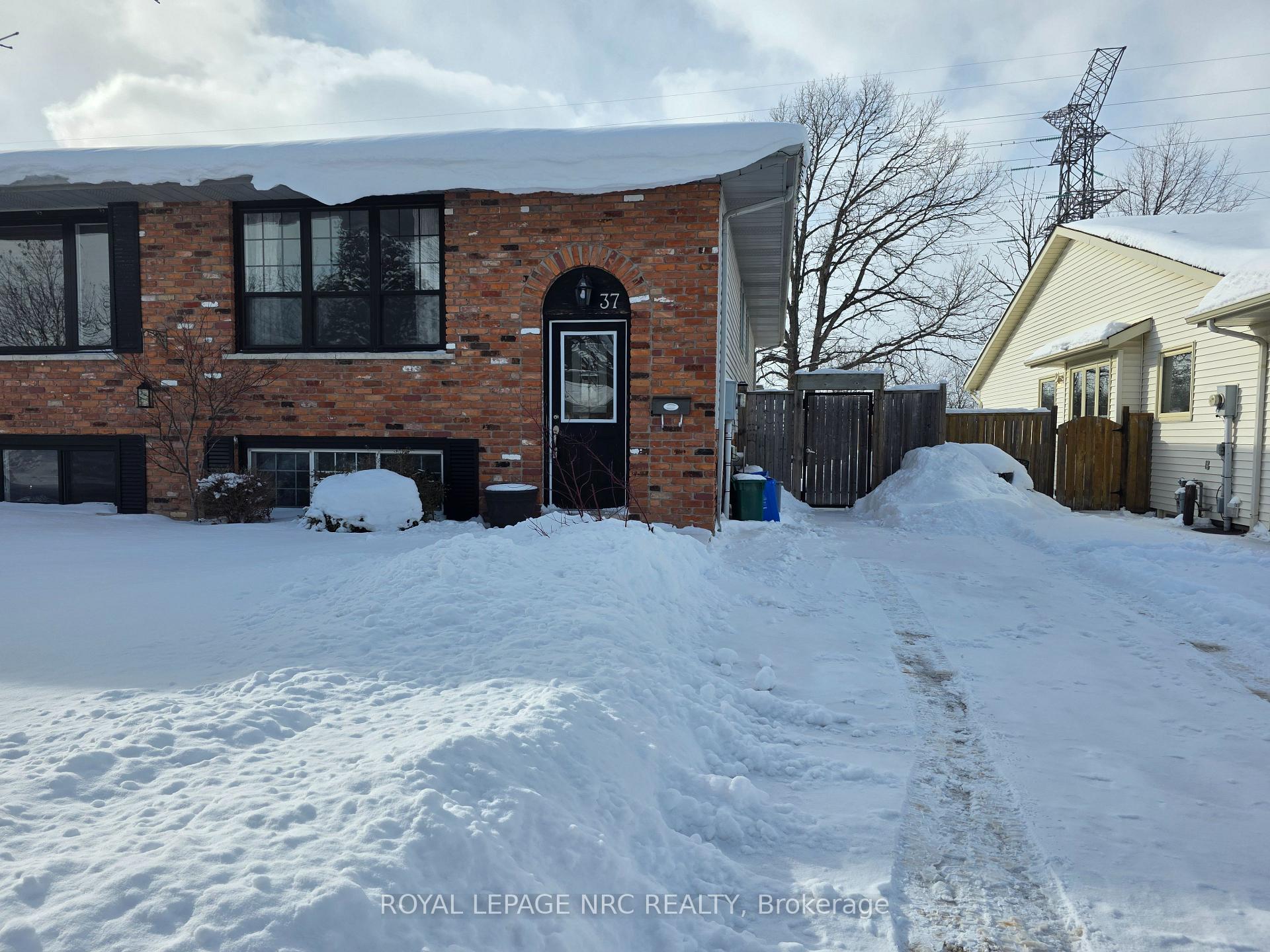 Upper - 37 Fox Trail Drive St. Catharines Ontario Canada Rented residential   CANAL CITY REALTY LTD, BROKERAGE*