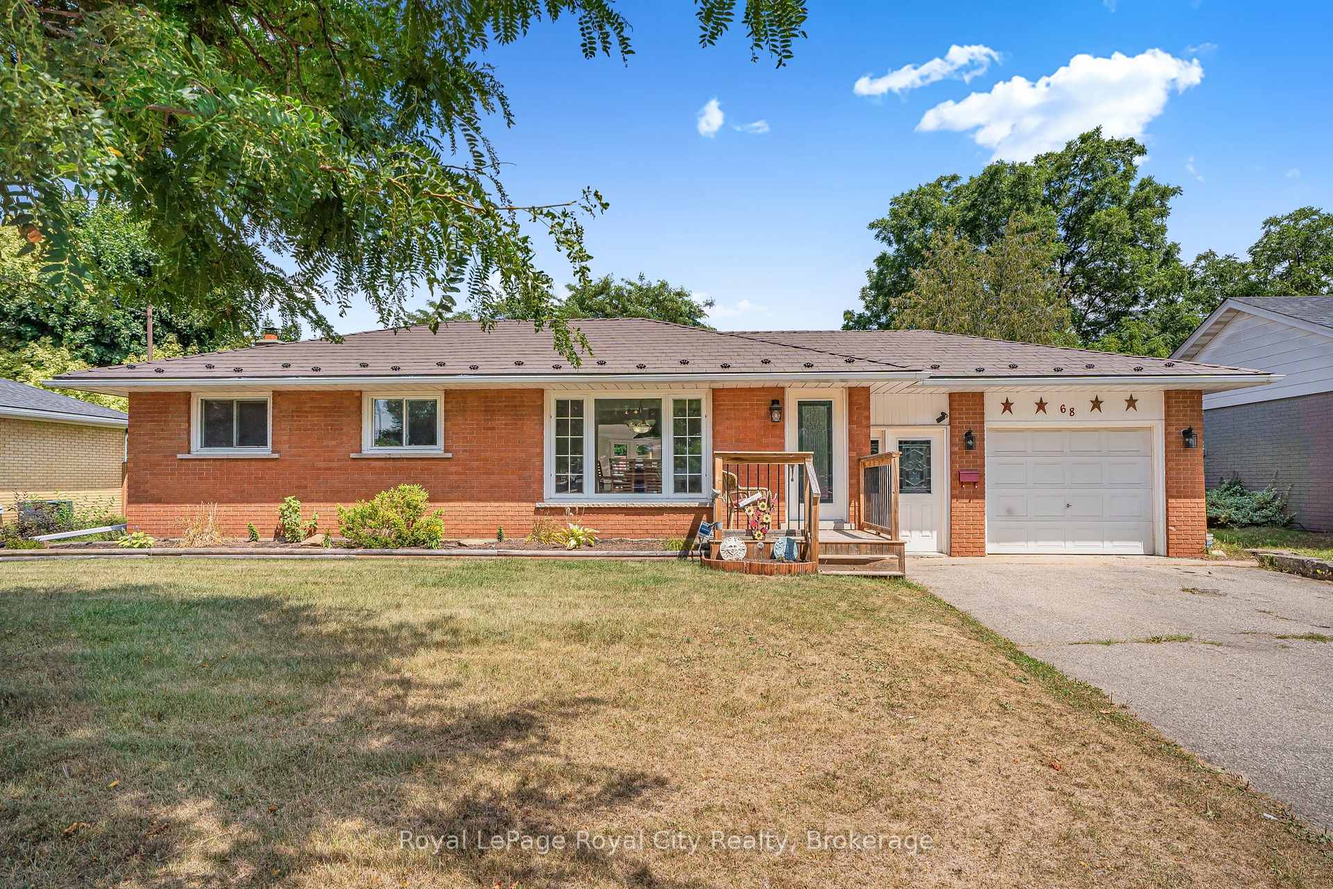 68 Sunset Boulevard Cambridge Ontario Canada Sale residential Renee Blair Sotheby's International Realty Canada