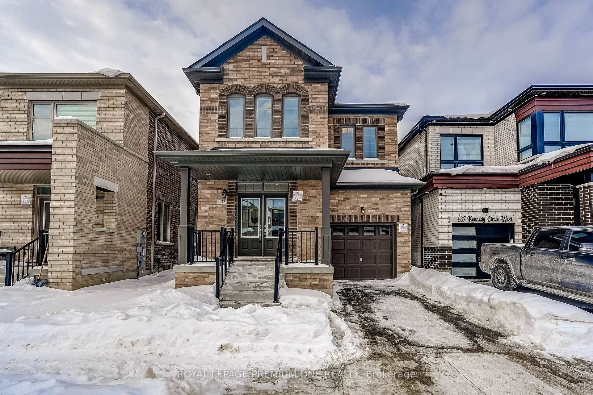 433 Kennedy Circle Milton Ontario Canada Sale residential Real Property Pros Royal LePage Premium One Realty, Brokerage*