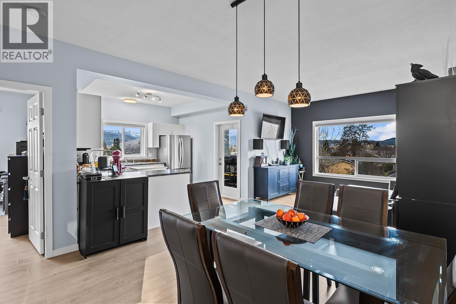 770 Rutland Road N Unit# 303 Kelowna British Columbia Canada Sale residential CLIFFORD MAY Realty One Real Estate Ltd., Brokerage*