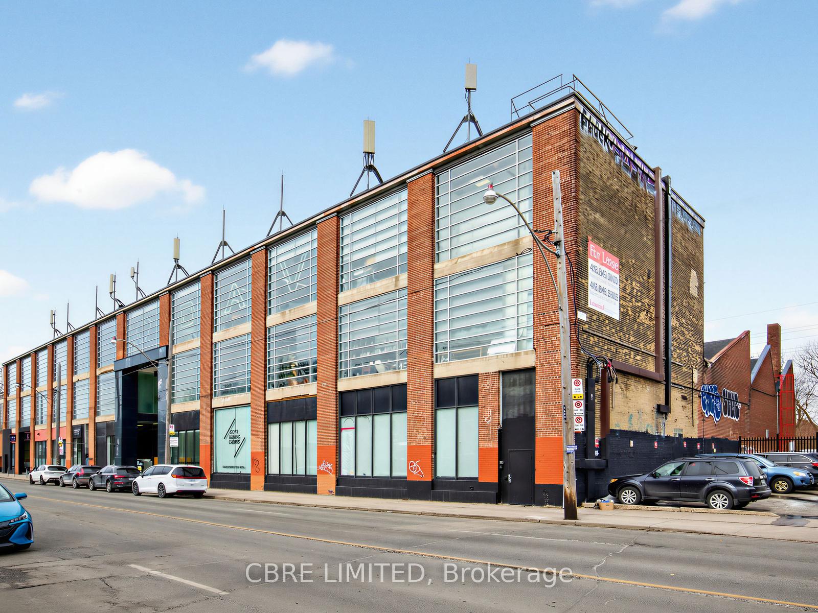 950 Dupont Street Toronto Ontario Canada Lease commercial AMIT TALREJA RE/MAX Hallmark Realty Ltd., Brokerage*