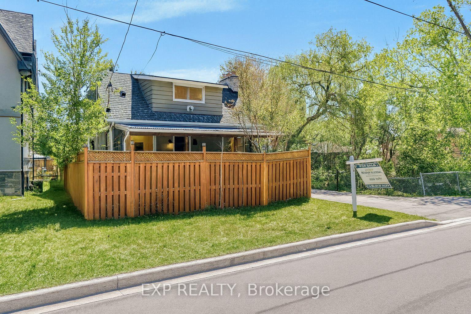 1331 St. James Avenue Mississauga Ontario Canada Sale residential Rick Ohri RE/MAX Realty Specialists Inc., Brokerage *