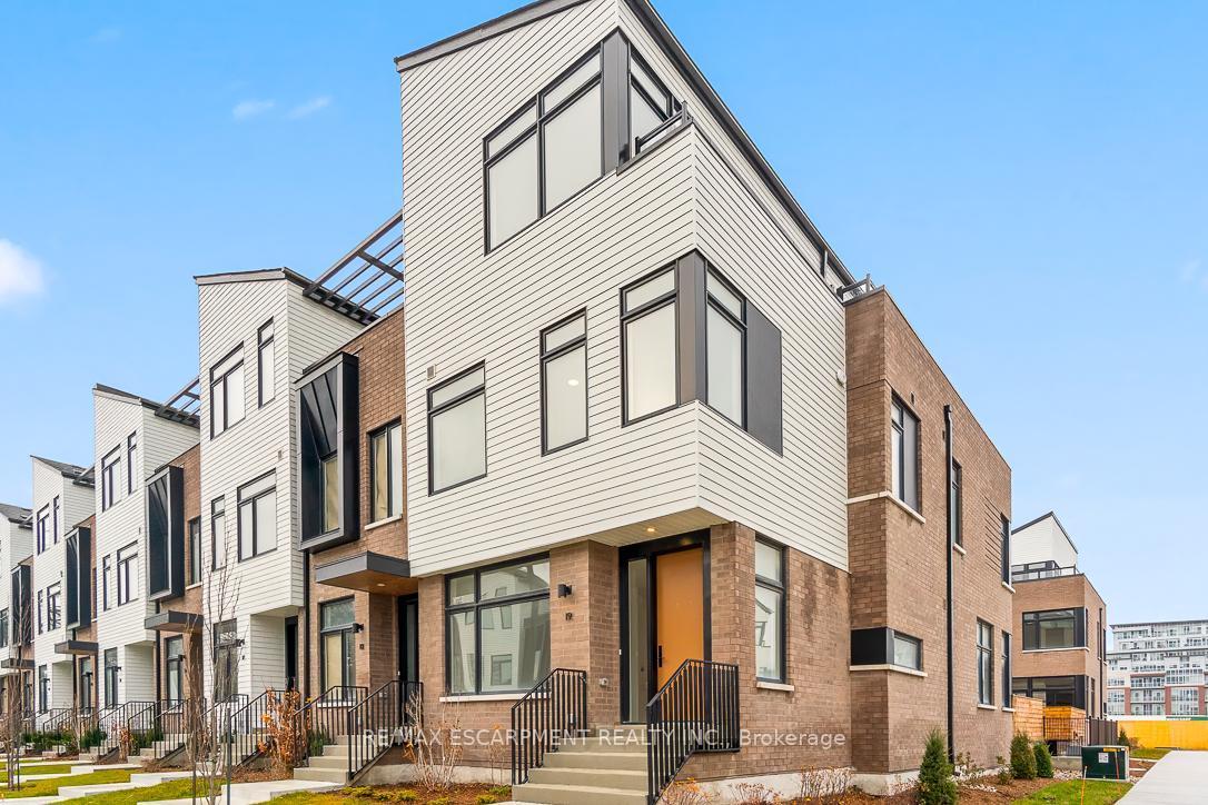 19 - 20 Lou Parsons Way Mississauga Ontario Canada Sale residential Sundeep Babbar Royal Lepage Certified Realty, Brokerage*