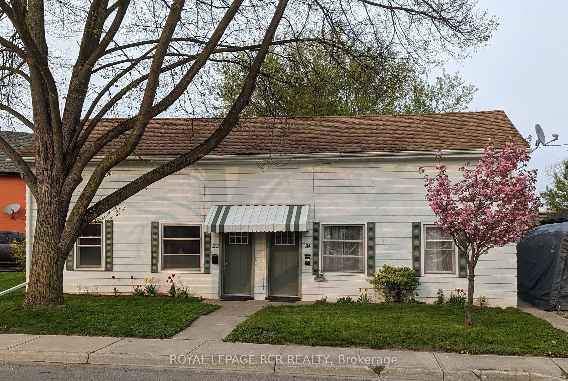 22 Ontario Street Brantford Ontario Canada Sale residential Ruby Malik RE/MAX Realty Specialists Inc., Brokerage *