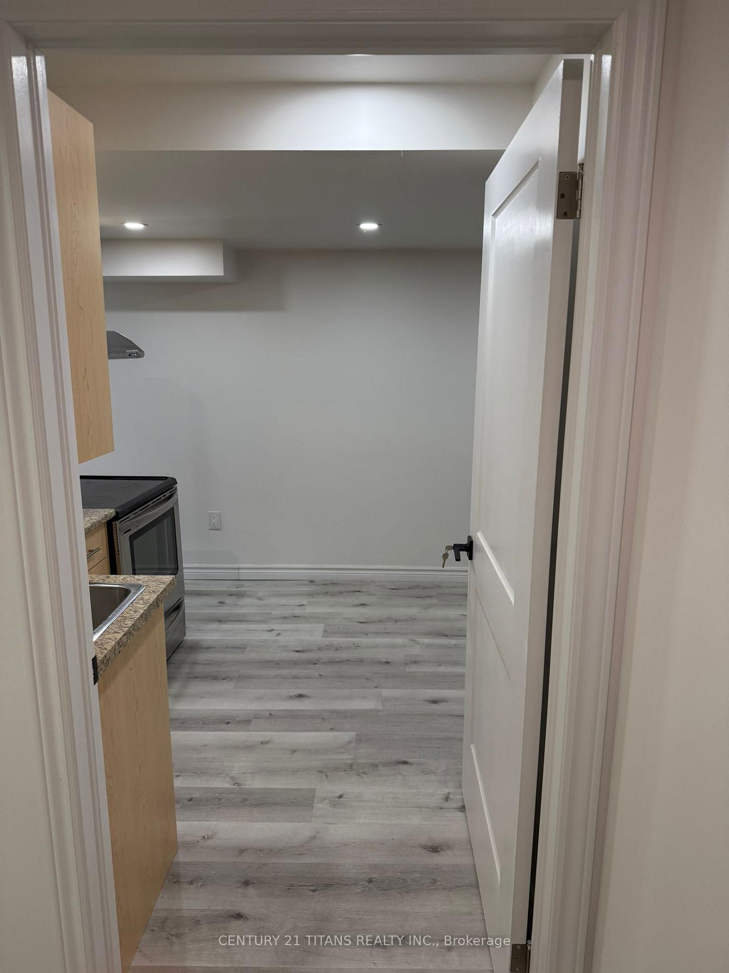 143 Baycliffe Drive Whitby Ontario Canada Rent residential Sudharshan Muthu, CPA, CGA Century 21 Titans Realty Inc., Brokerage *