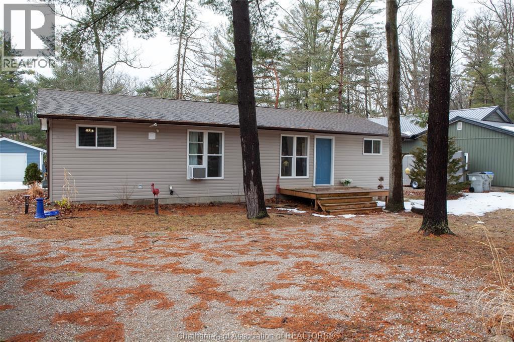 7675 RIVERSIDE DRIVE Lambton Shores Ontario Canada Sale residential Linda Miller RE/MAX PRIME PROPERTIES UNIQUE GROUP, BROKERAGE