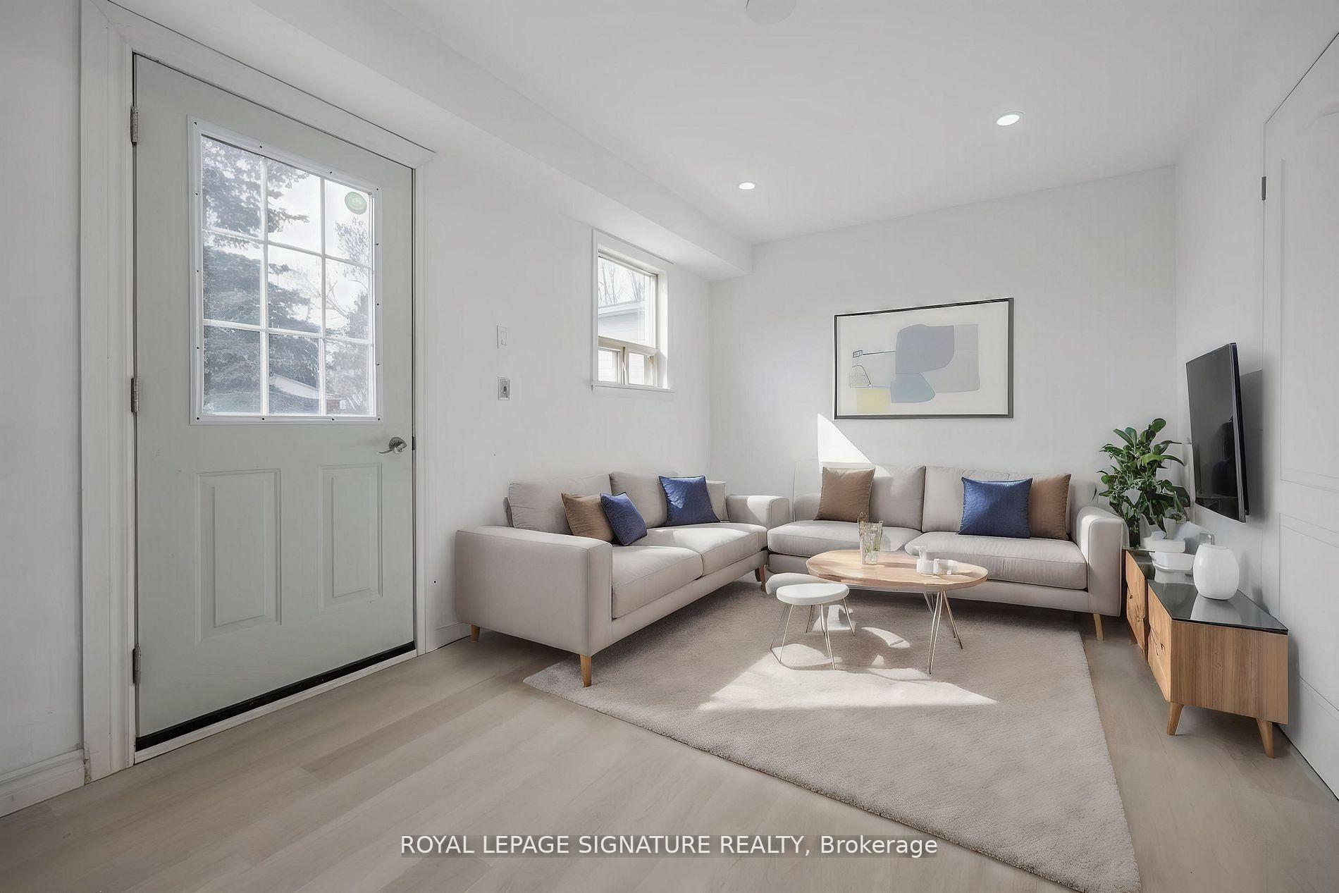 B/Main - 54 Tuscarora Drive Toronto Ontario Canada Rent residential KRYSTAL DE ROCHE Royal LePage Signature Realty, Brokerage *