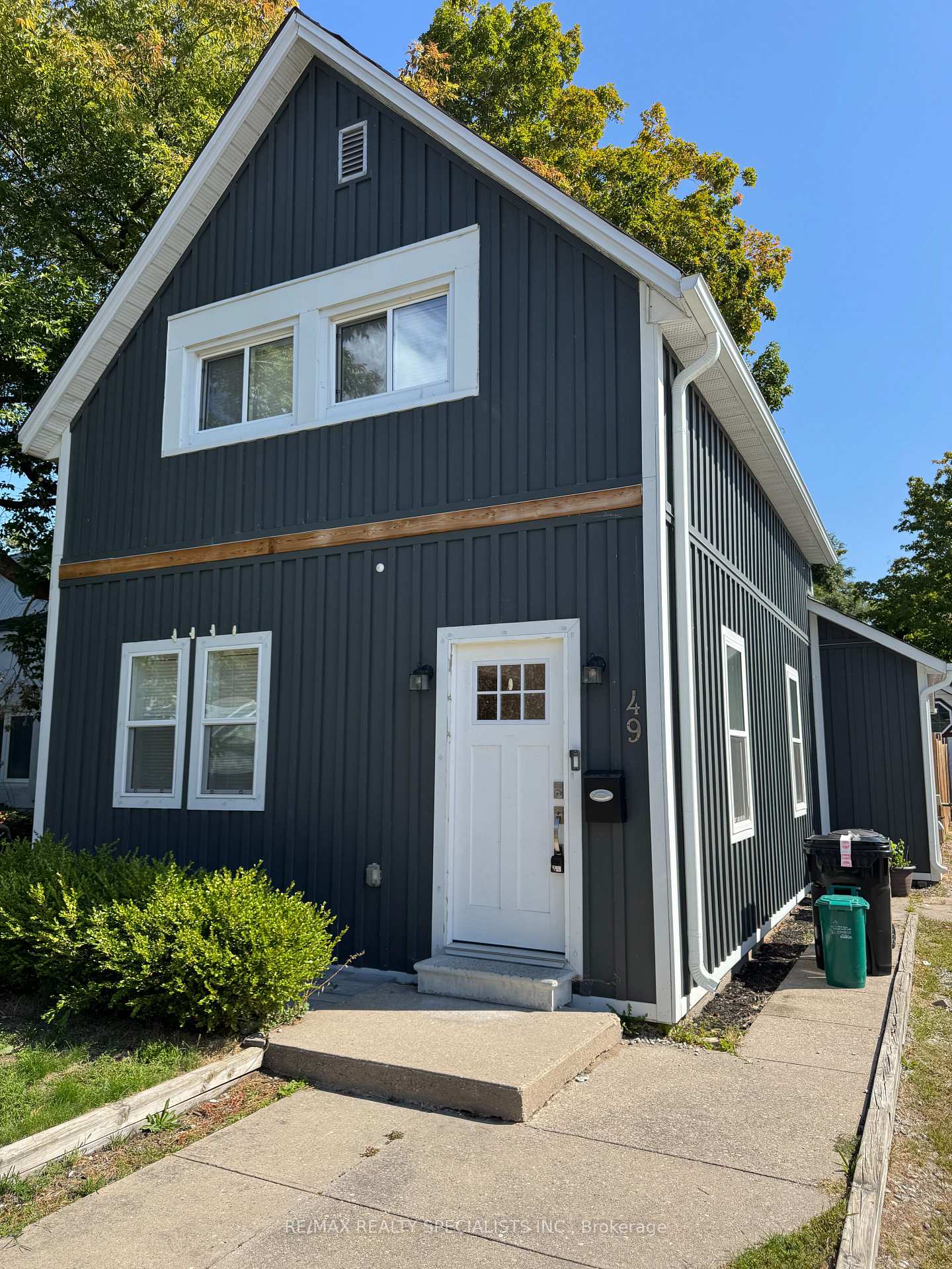 49 Sanford Street Barrie Ontario Canada Sale residential Ruby Malik RE/MAX Realty Specialists Inc., Brokerage *