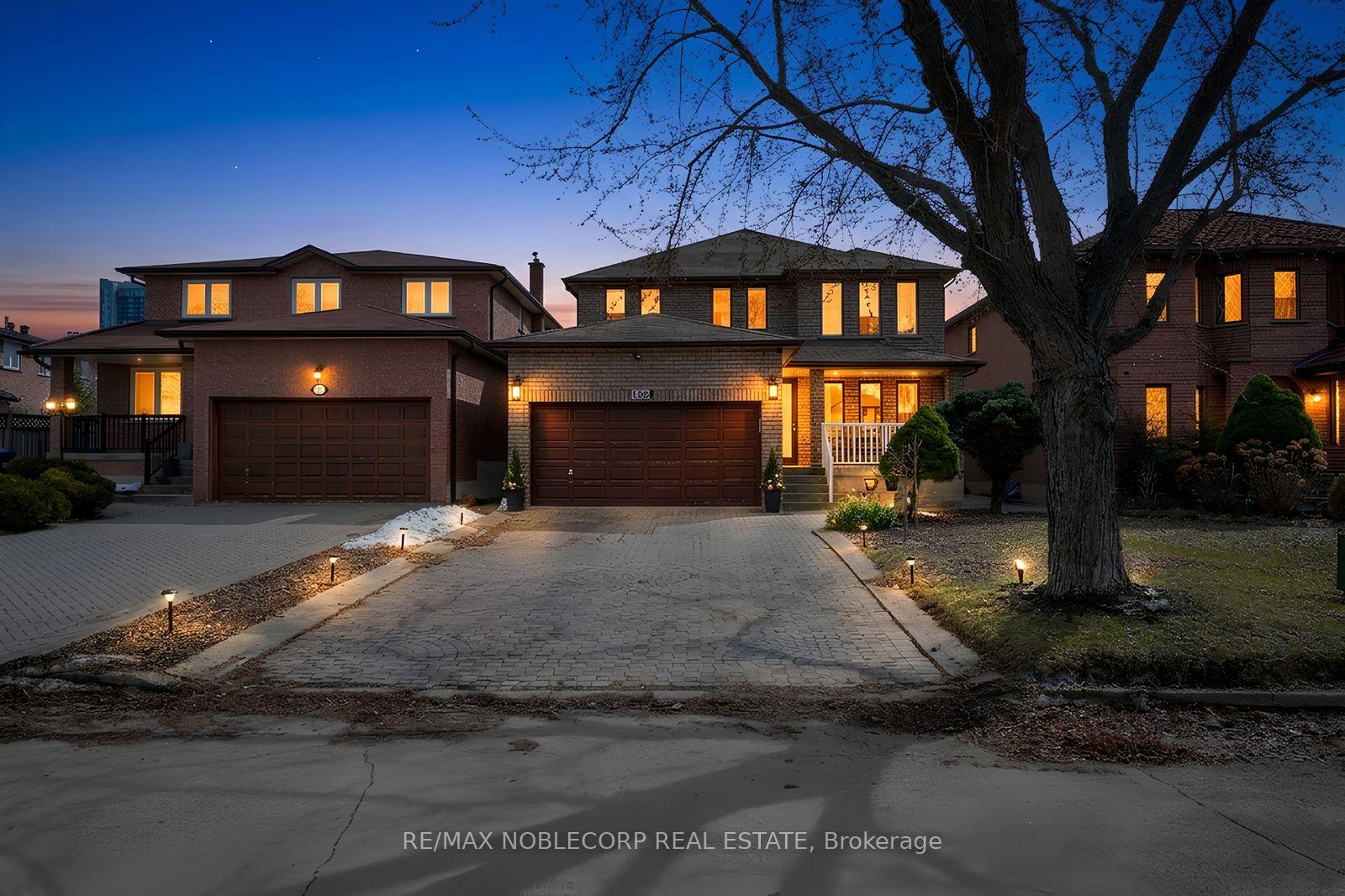 100 Glenn Hawthorne Boulevard S Mississauga Ontario Canada Sale residential Maria Bifolchi Re/Max Noblecorp Real Estate, Brokerge*