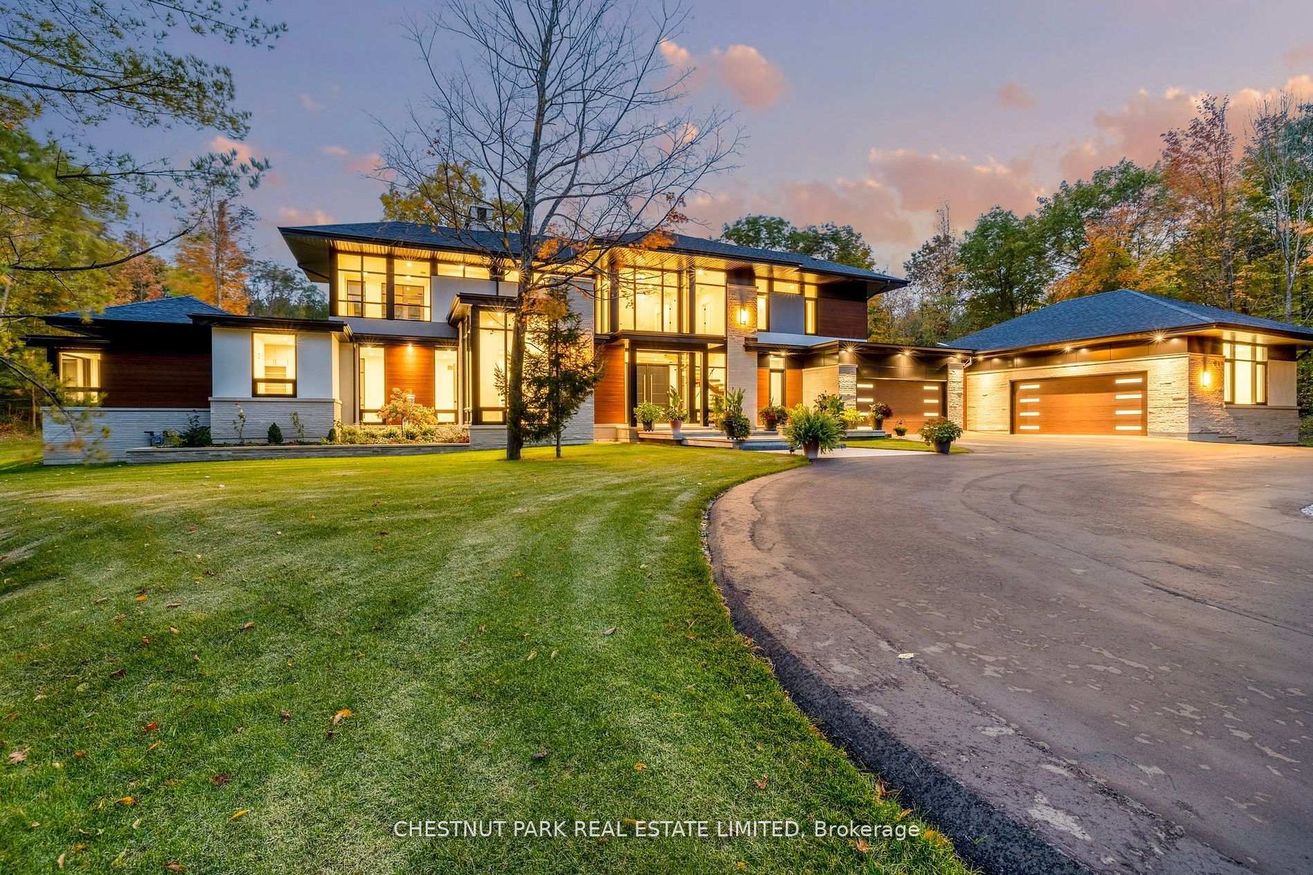 5 Bedroom Single Family Home/House's Image 11