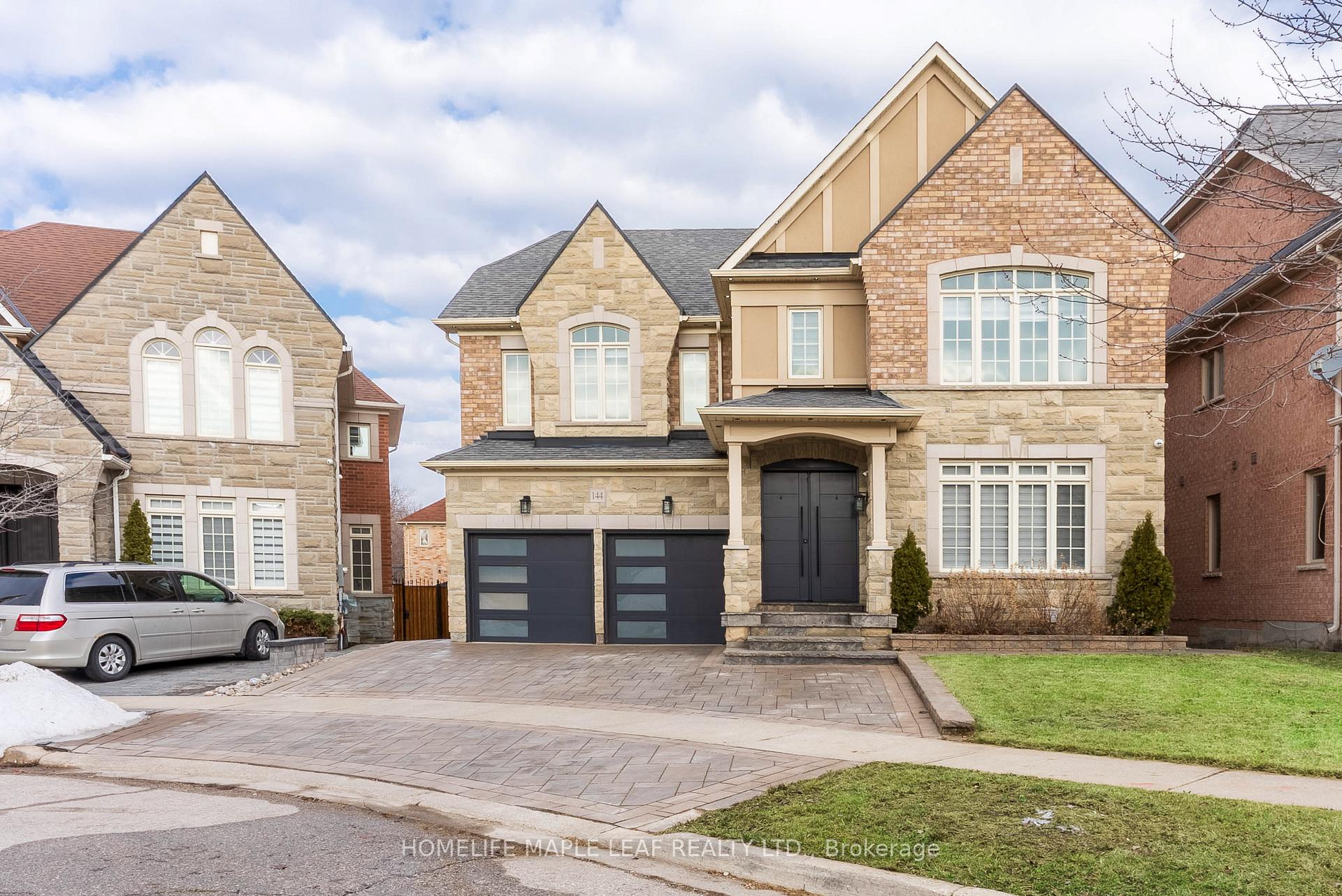 144 Bloomsbury Avenue Brampton Ontario Canada Sale residential Paramjit Sandhu HomeLife Maple Leaf Realty Ltd., Brokerage *
