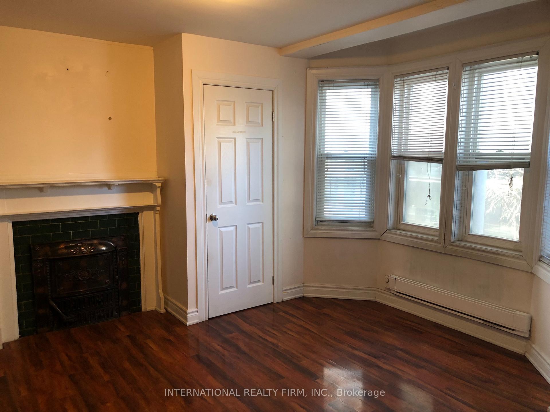 2B - 197 Dundas Street E Toronto Ontario Canada Rent residential David LeMesurier International Realty Firm Inc.