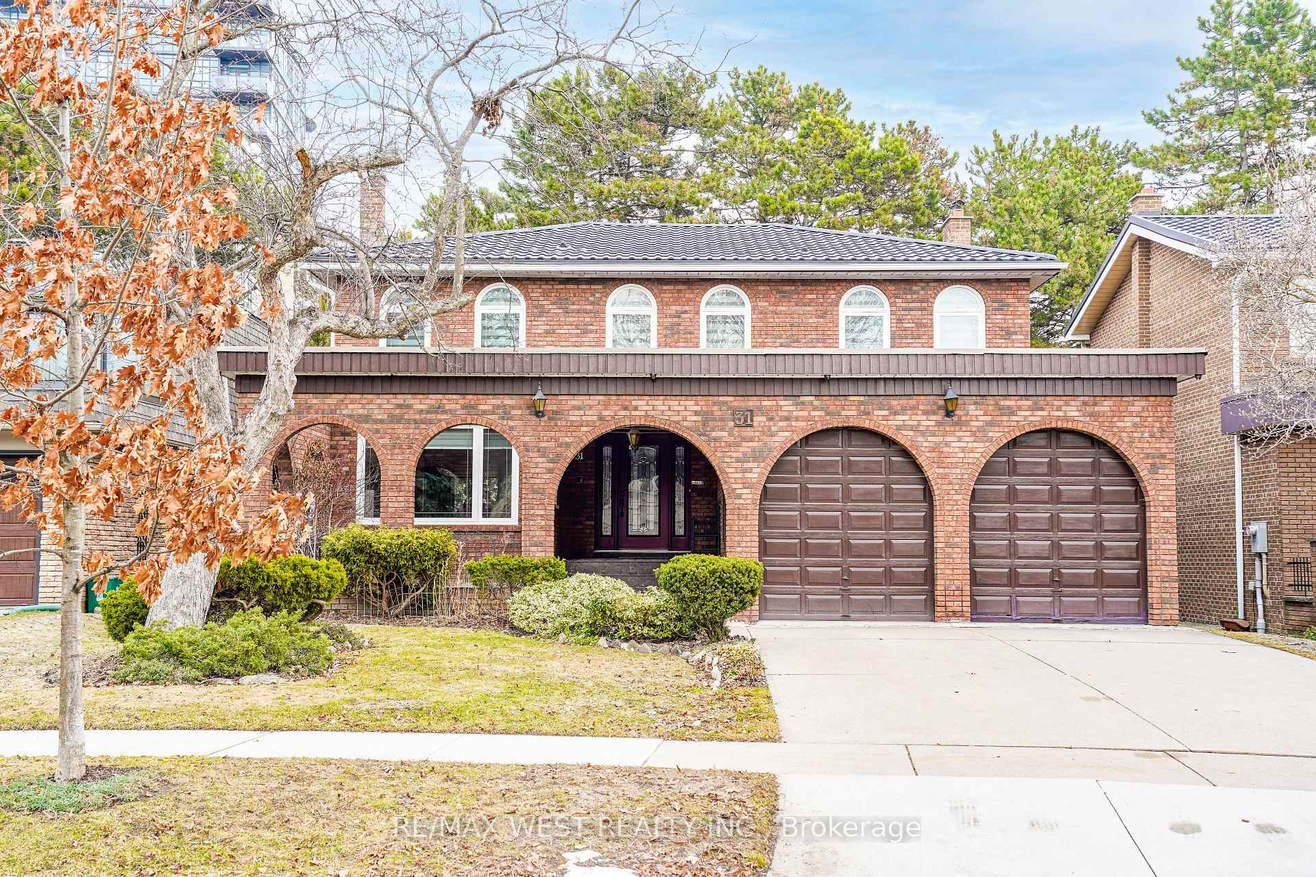 31 Canterbury Crescent Toronto Ontario Canada Sale residential Douglas Hart Bosley Real Estate Ltd., Brokerage *