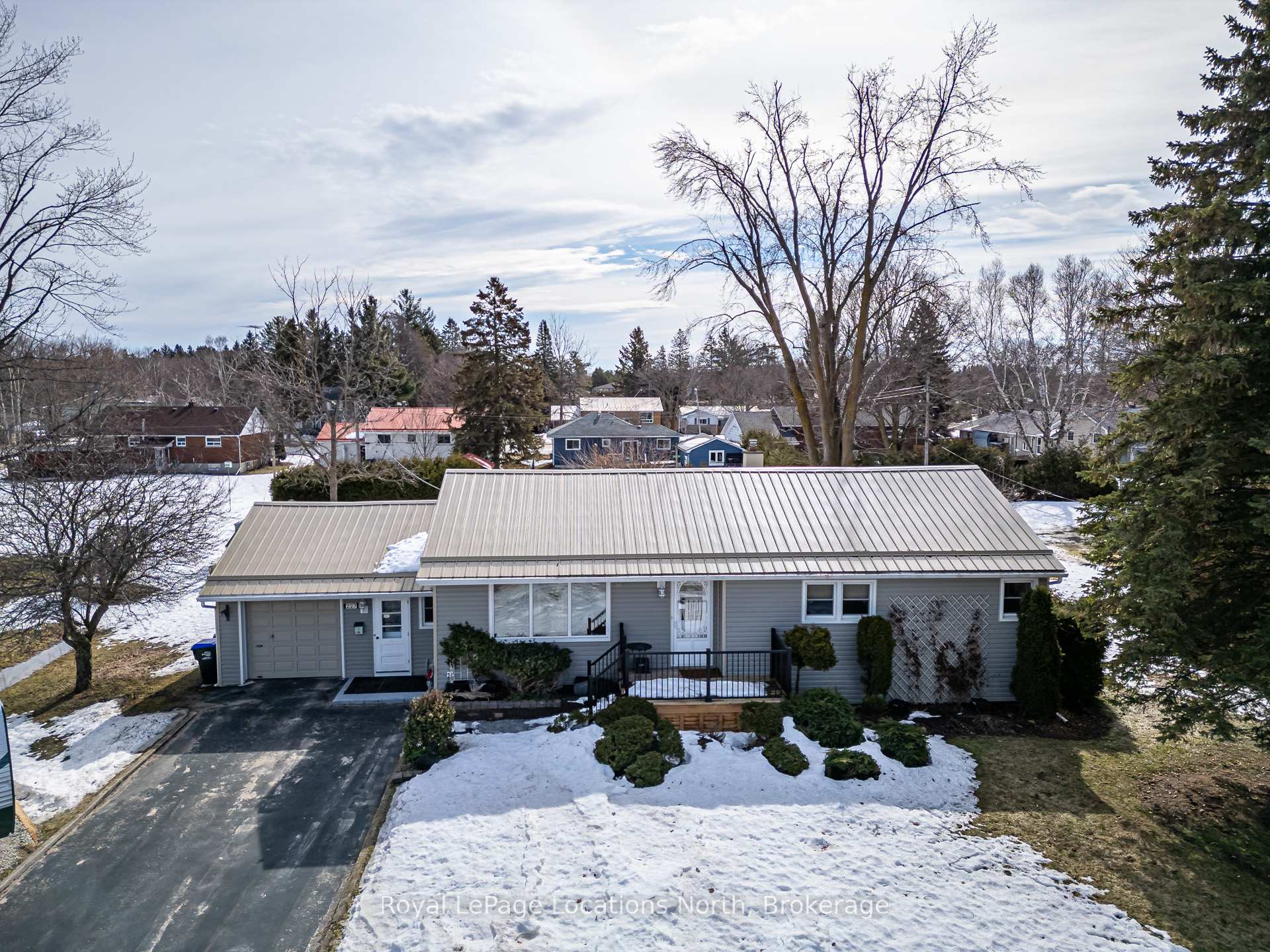 227 Superior Street Clearview Ontario Canada Sale residential Leo Weel RE/MAX Four Seasons Realty Ltd., Brokerage*