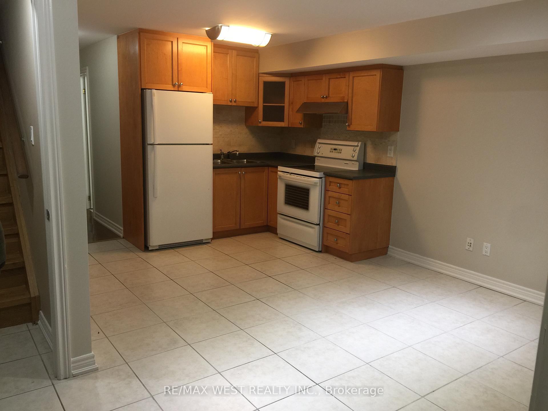 Lower - 150 Wiltshire Avenue Toronto Ontario Canada Rent residential EVELYN FRILLES RE/MAX West Realty Inc., Brokerage *