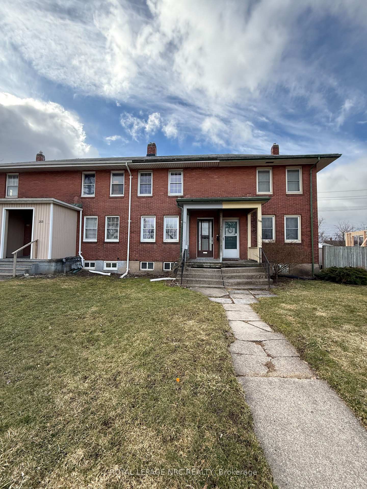 211 Lincoln Street Welland Ontario Canada Sale residential Lily Ruggi ROYAL LEPAGE NRC REALTY