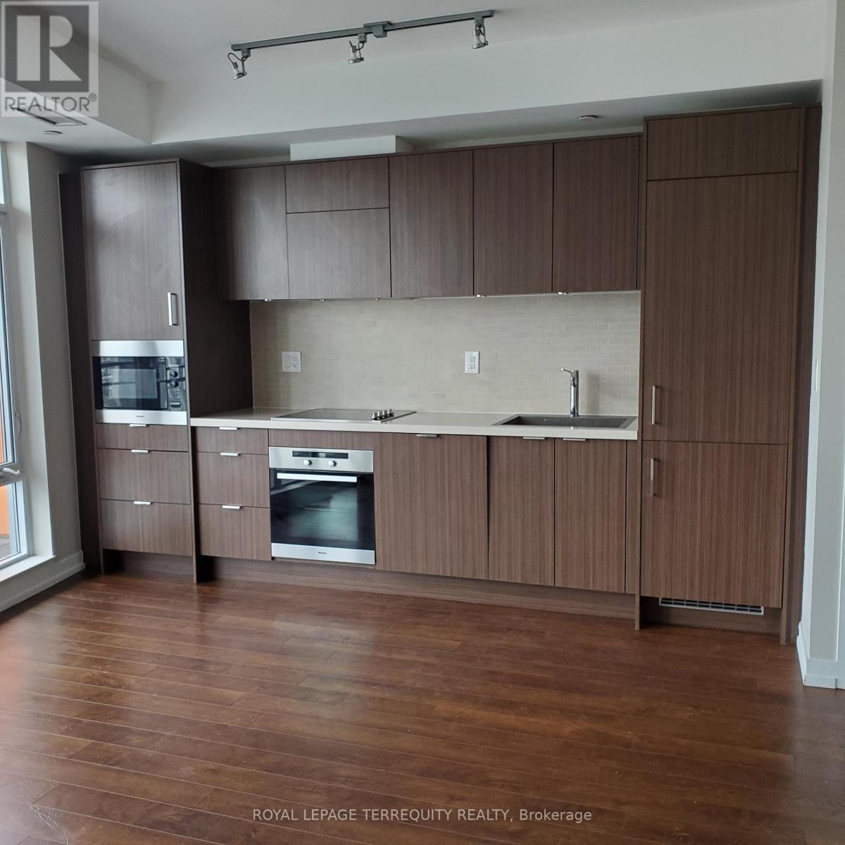 2405 - 21 Widmer Street Toronto Ontario Canada Rent residential Yuriy Balko Royal LePage Terrequity Realty Brokerage*