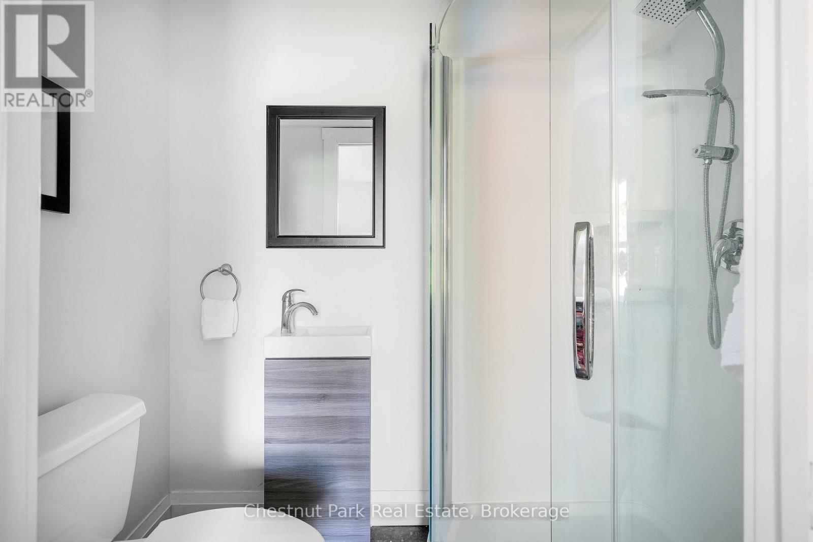 3 Bedroom Single Family Home/House's Image 33