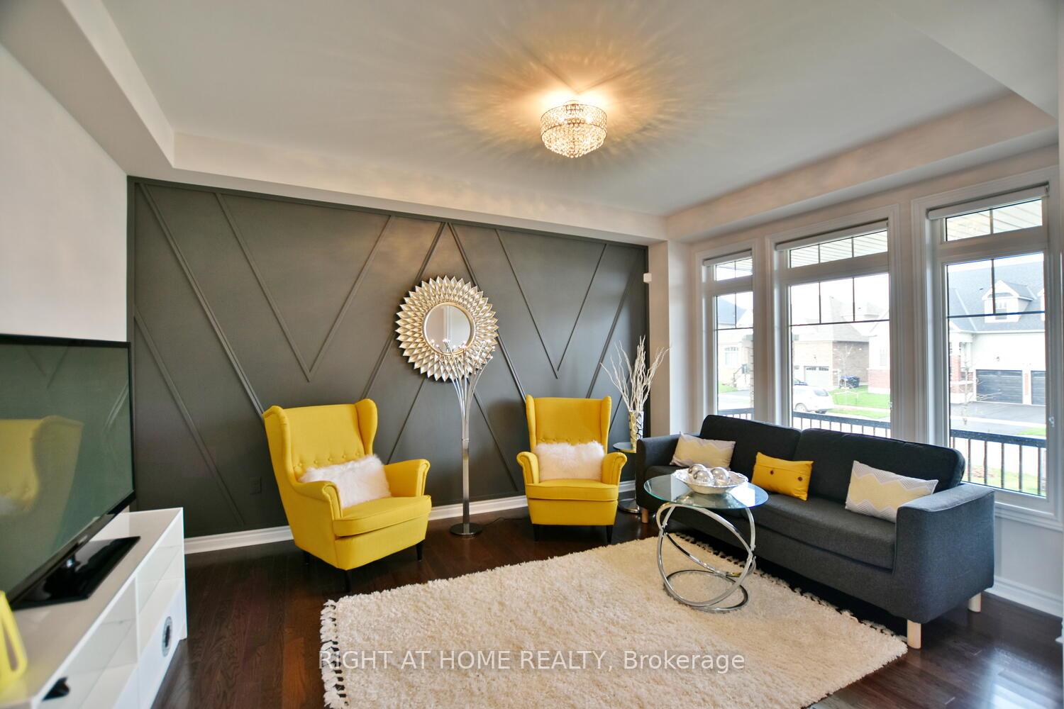 94 KIRBY Avenue Collingwood Ontario Canada Sale residential Fatima Andrade Right at Home Realty, Brokerage*