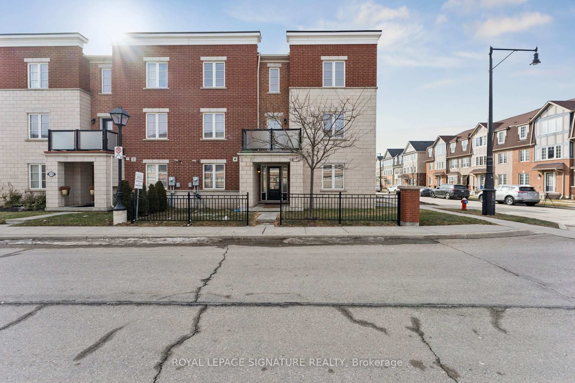 122 Baycliffe Crescent Brampton Ontario Canada Sale residential Hussain Alhomairy Royal LePage Signature Realty, Brokerage