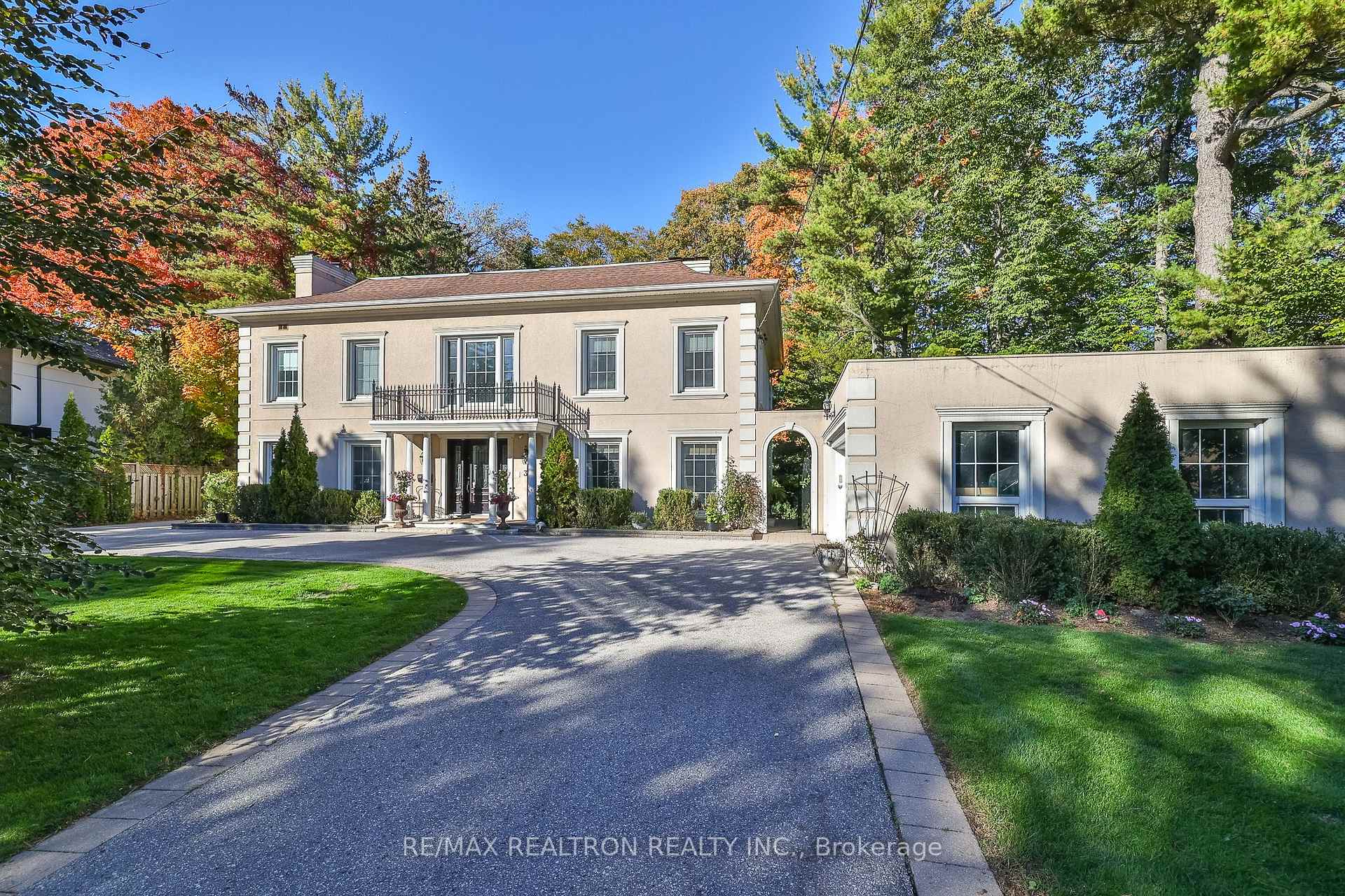 38 Saintfield Avenue Toronto Ontario Canada Sale residential Izabela Jaskiewicz RE/MAX Realtron Realty Inc., Brokerage*