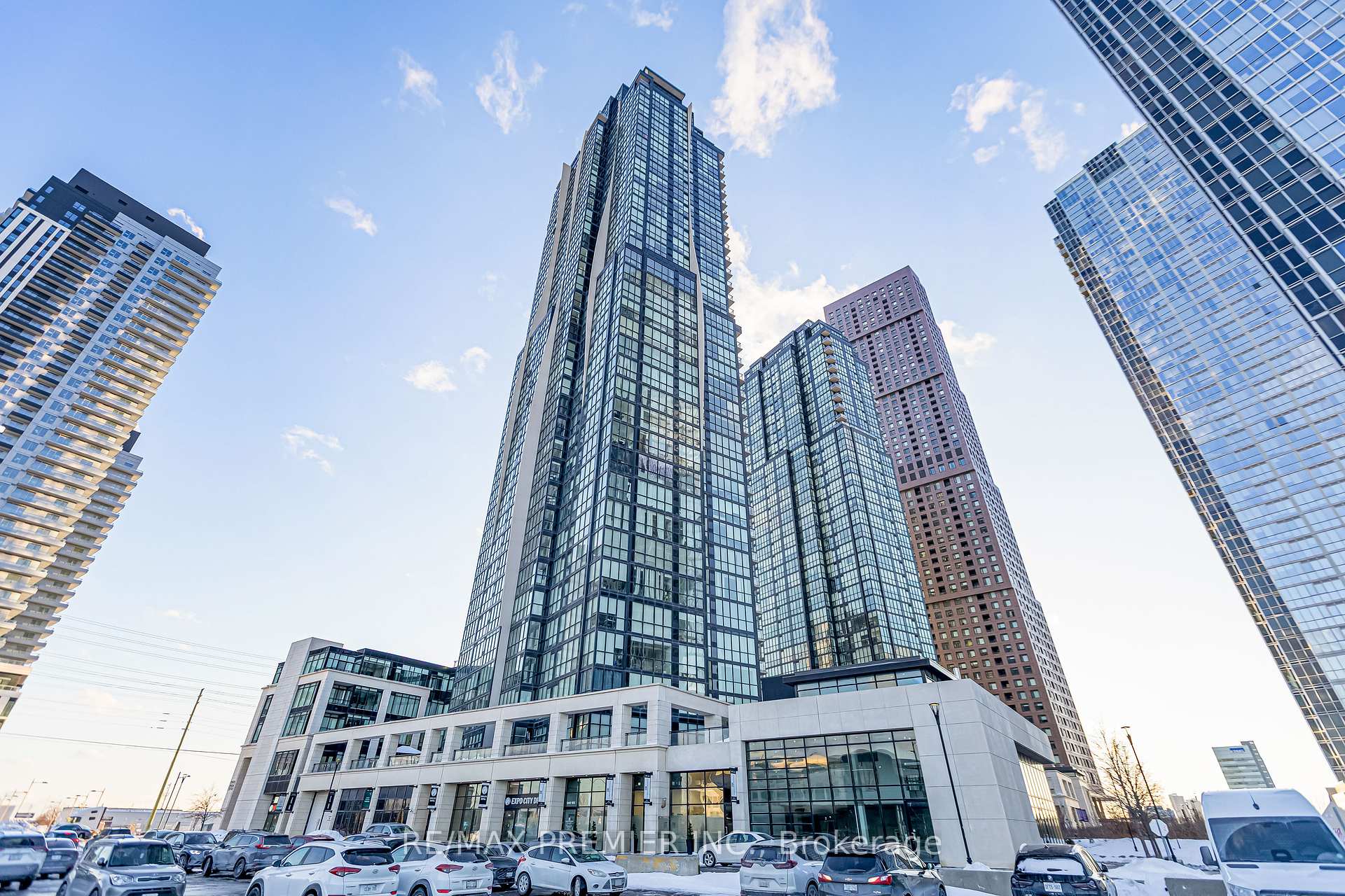 2001 - 2900 Highway 7 Vaughan Ontario Canada Sale residential   The Irene Settino Team 