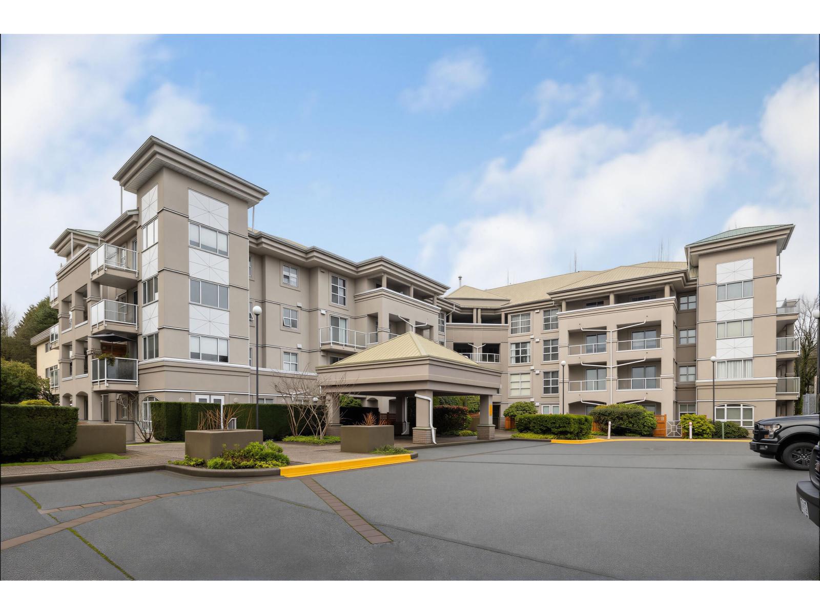 313 10533 UNIVERSITY DRIVE Surrey British Columbia Canada Sale residential   HomeLife Benchmark Realty Corp.