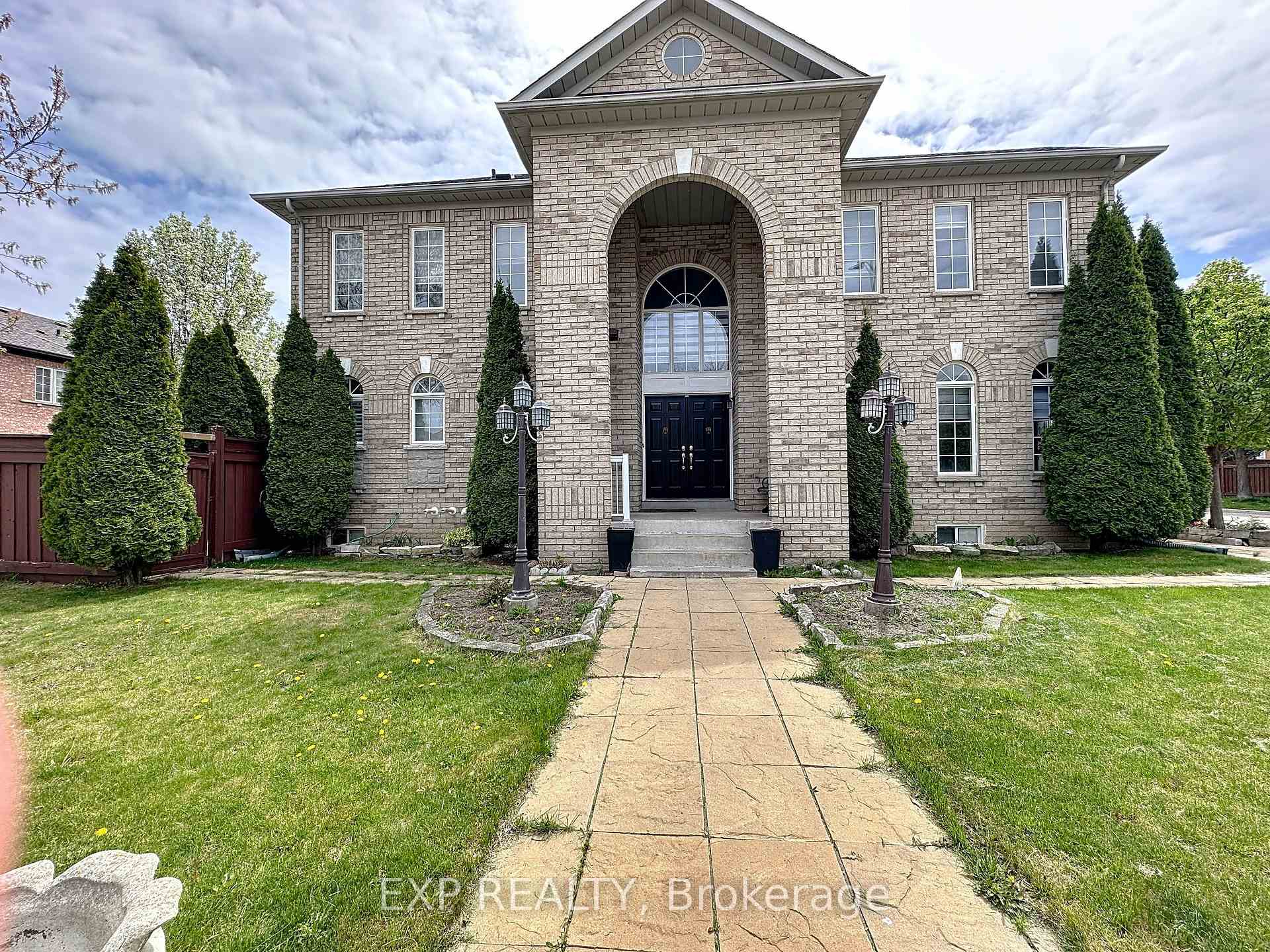 129 Ledge Rock Drive Vaughan Ontario Canada Sale residential Jennifer Graham eXp Realty, Brokerage*