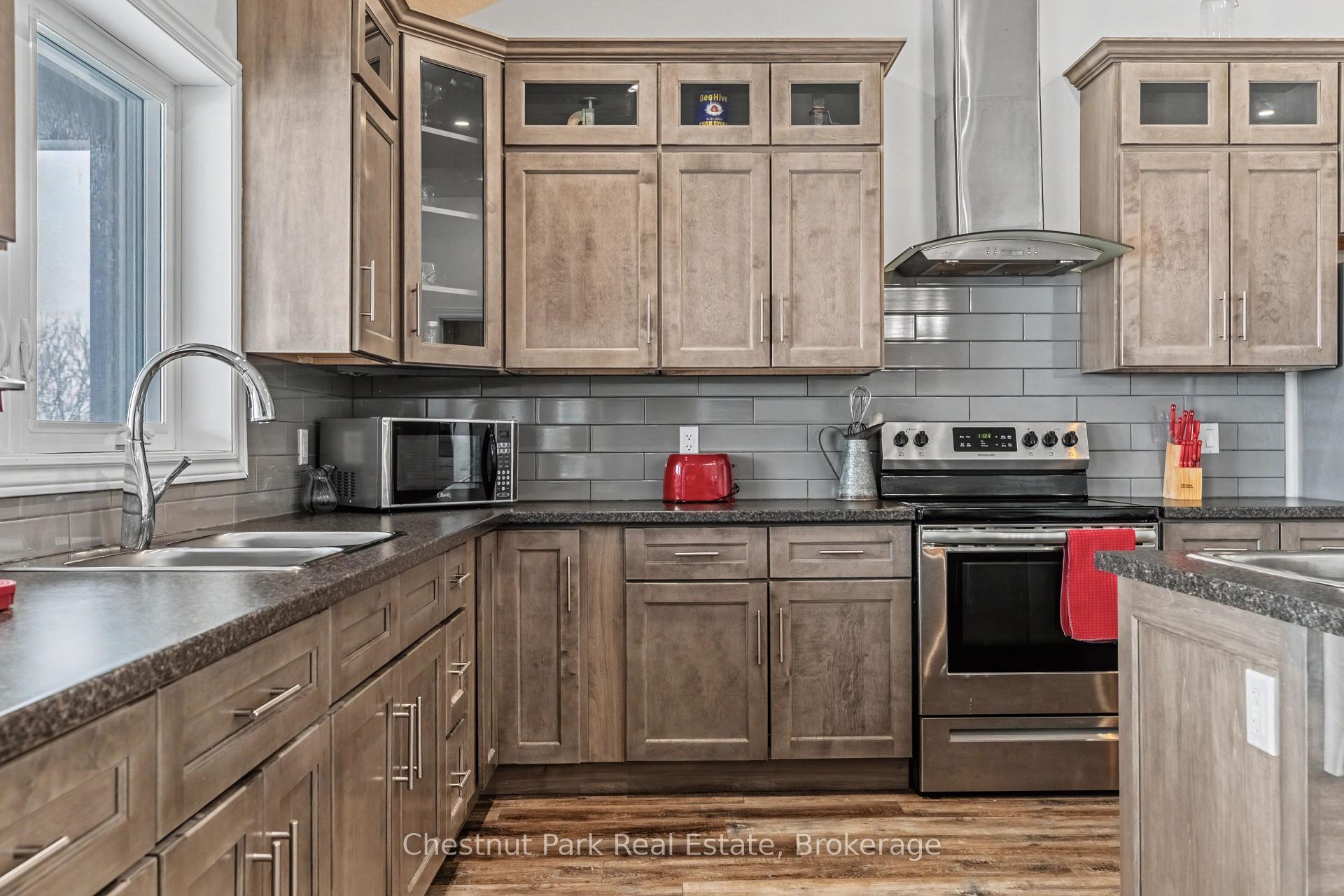 4 Bedroom Single Family Home/House's Image 28