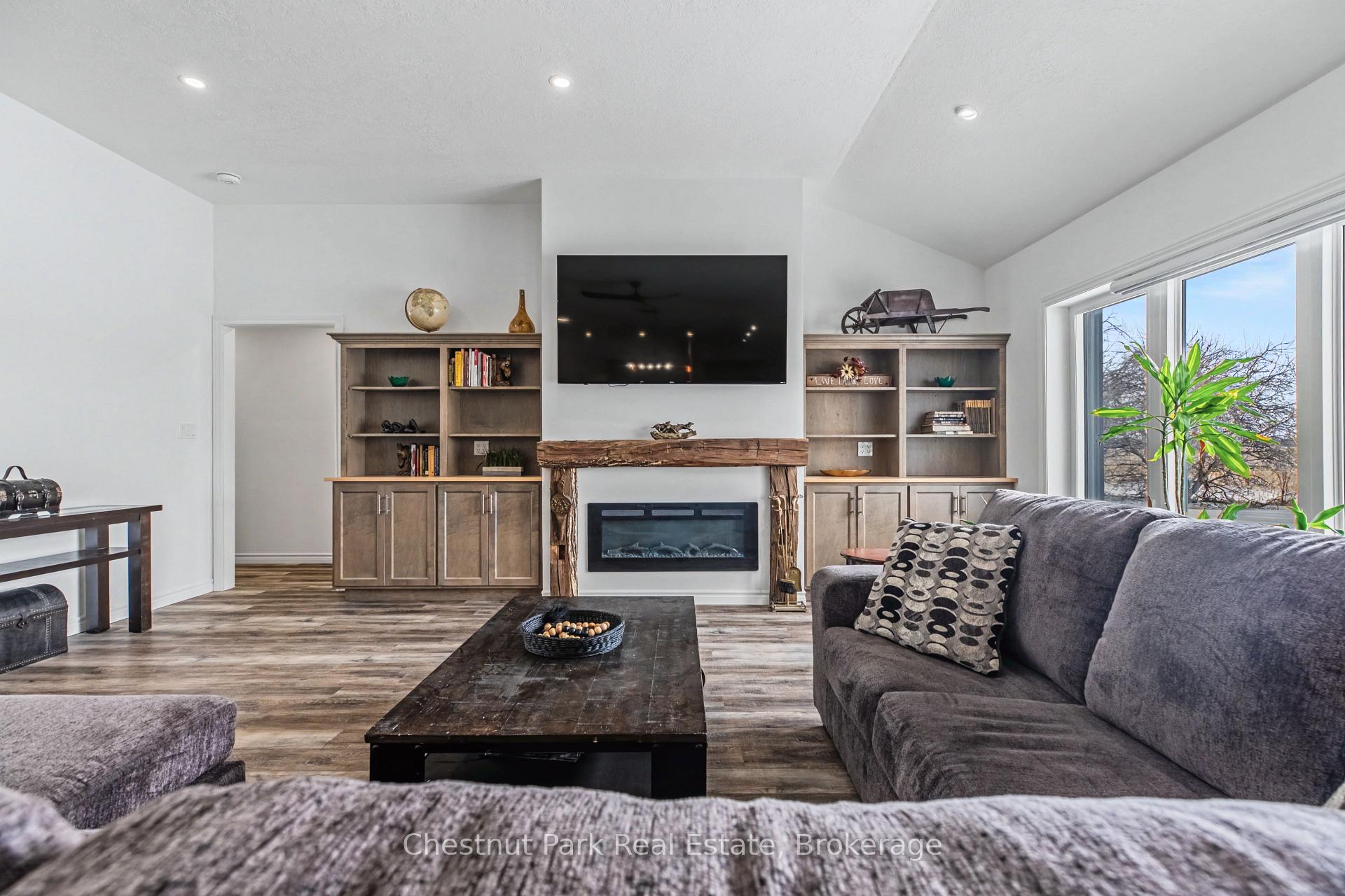 4 Bedroom Single Family Home/House's Image 17