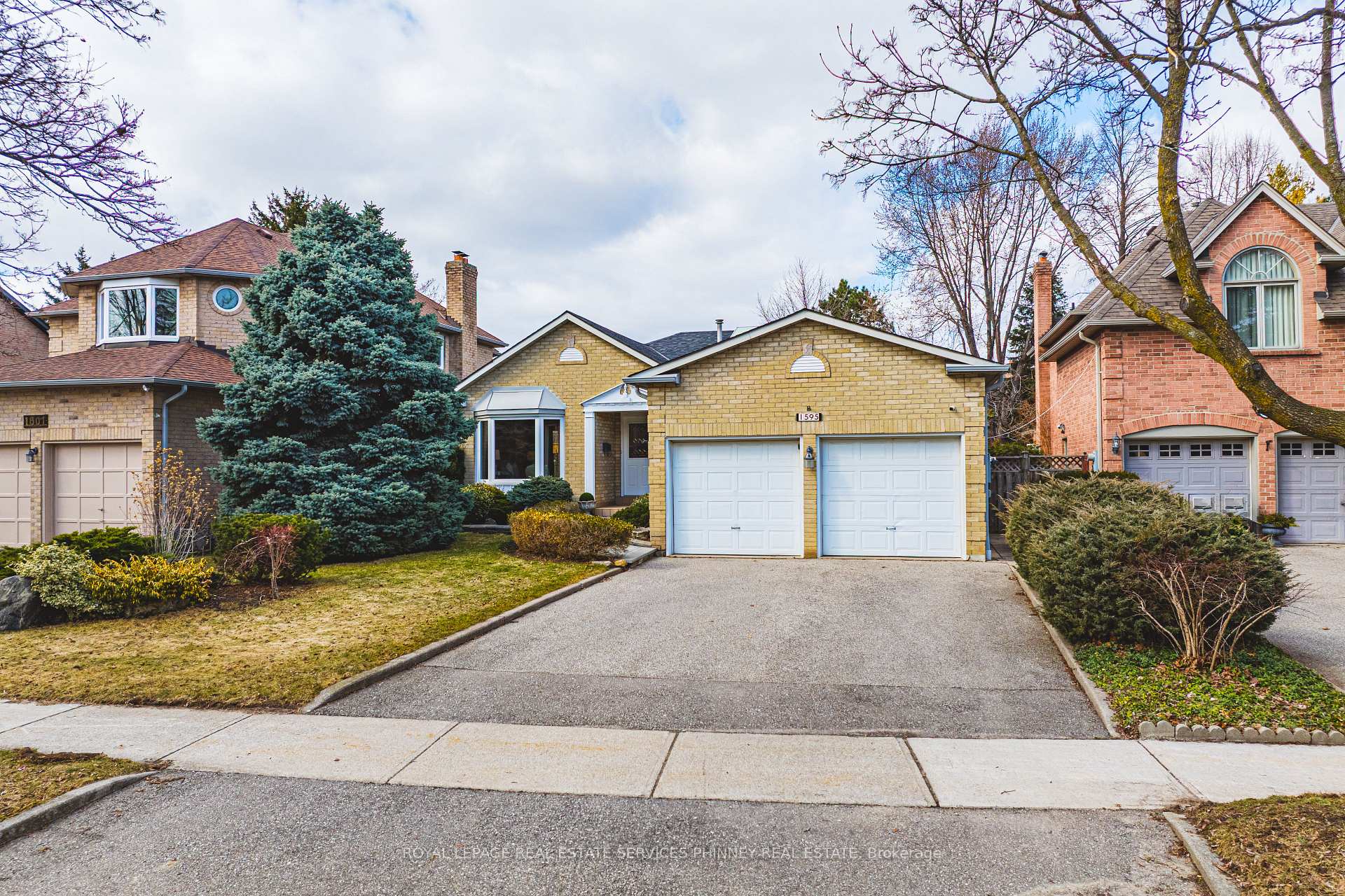 1595 Flamborough Circle Mississauga Ontario Canada Sale residential Sundeep Babbar Royal Lepage Certified Realty, Brokerage*