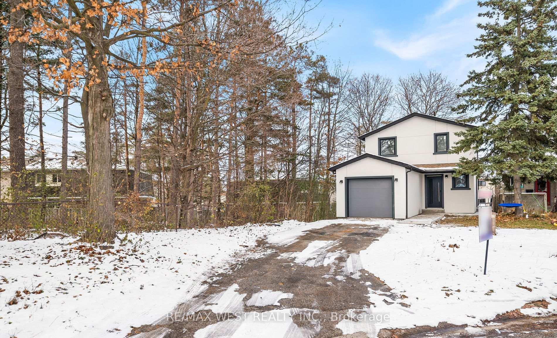 Main - 36 Wilson Court Barrie Ontario Canada Rent residential BALLY RAMPERSAD RE/MAX West Realty Inc., Brokerage *