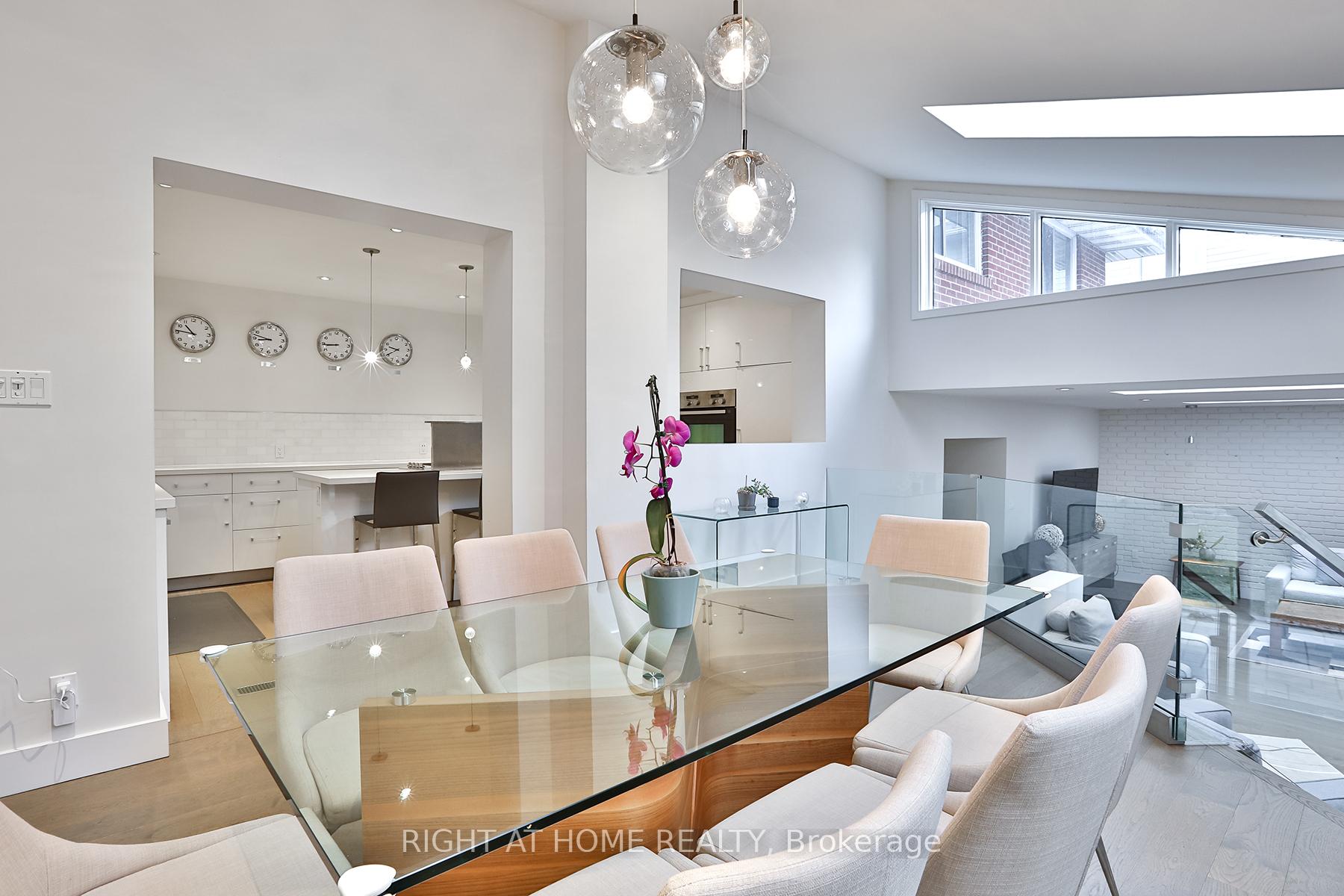 34 Scarcliff Gardens Toronto Ontario Canada Sale residential Vahid Taheri Right at Home Realty, Brokerage*