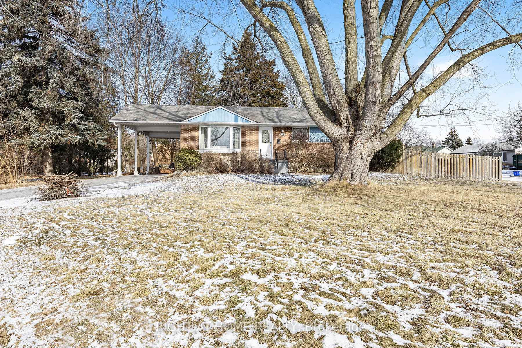 Main Fl - 25 Hiley Avenue Ajax Ontario Canada Rent residential Alfred Russell Rosos Right at Home Realty, Brokerage*