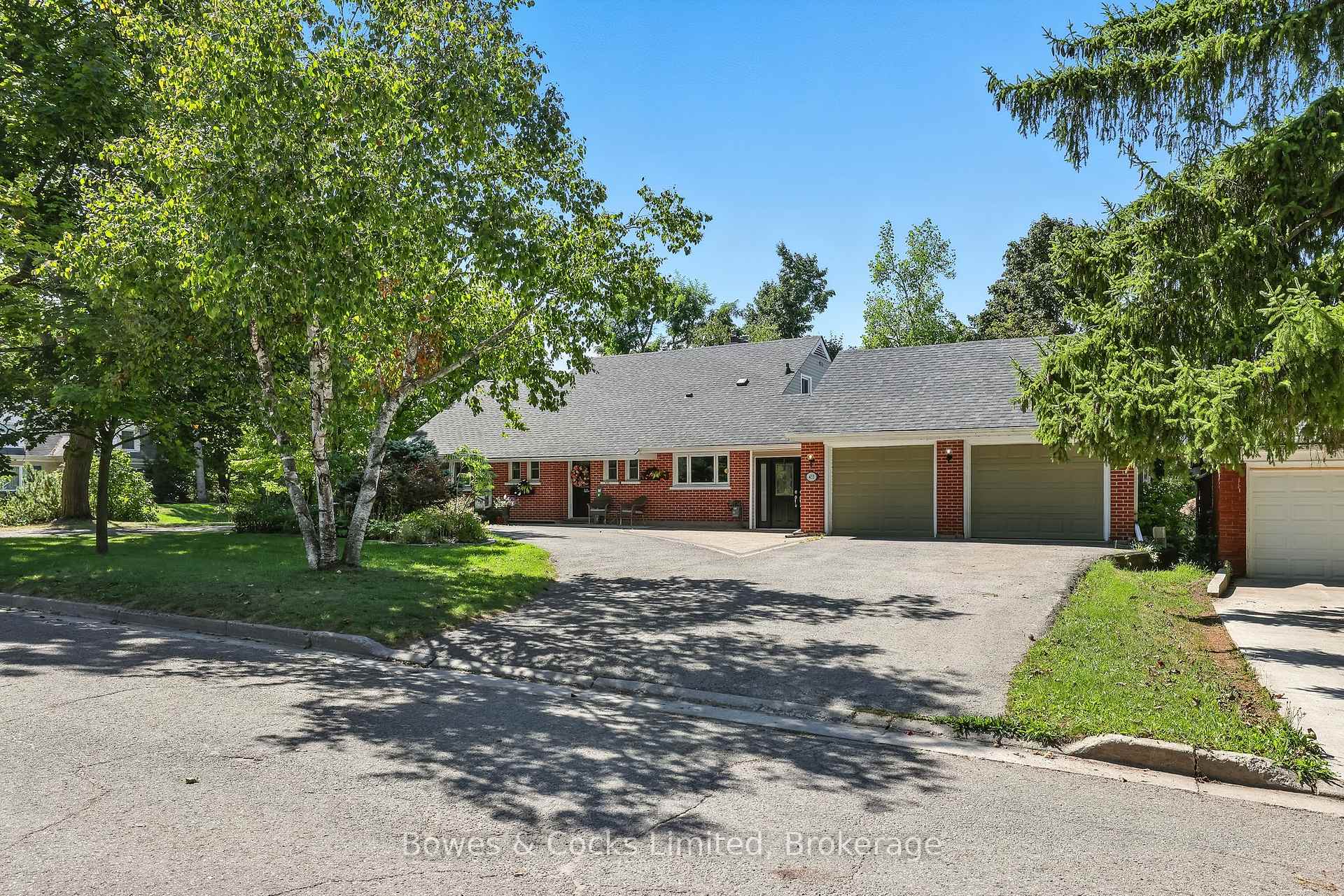 433 Manorhill Avenue Peterborough Ontario Canada Sale residential   HomeLife Preferred Realty Inc., Brokerage*